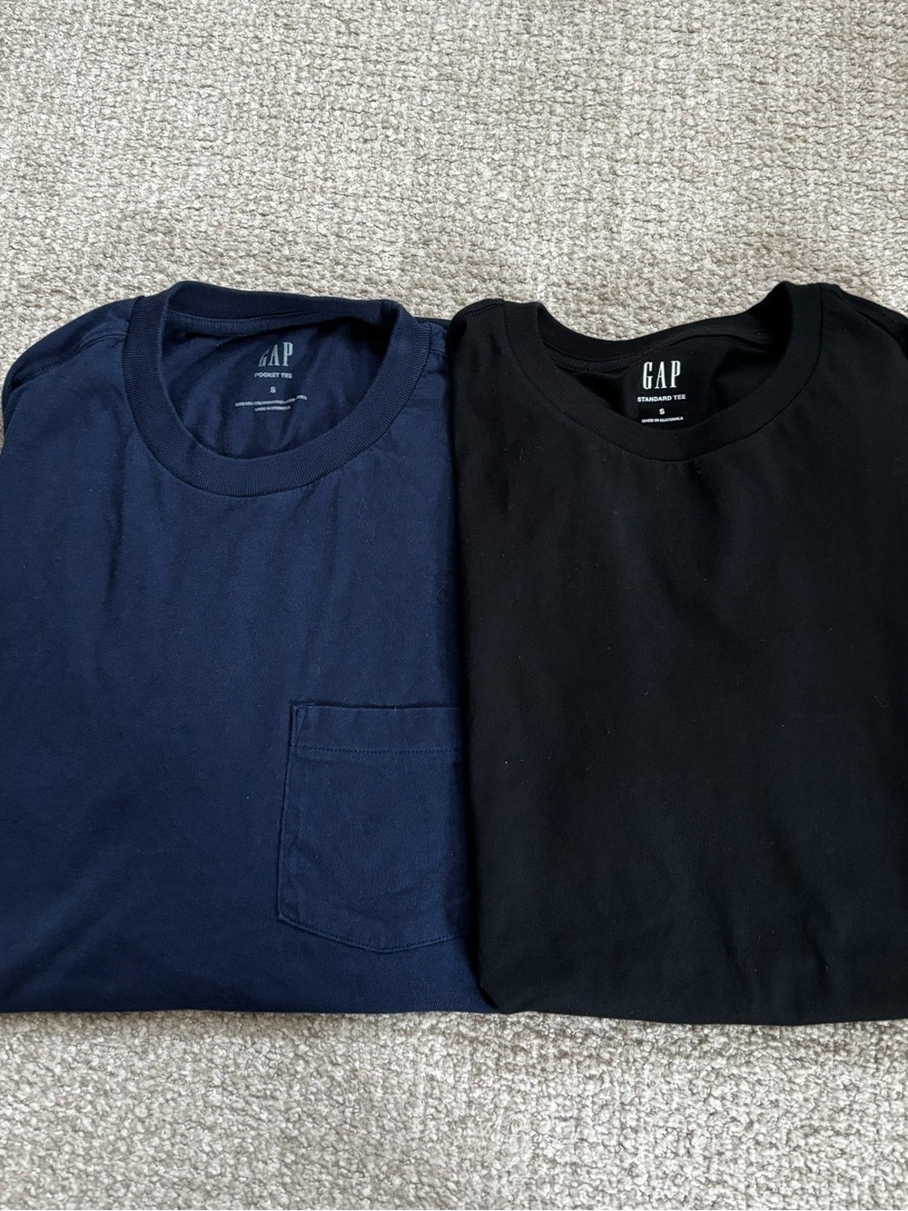 GAP Men’s Small Tee Bundle Black Classic Tee & Navy Pocket Tee​